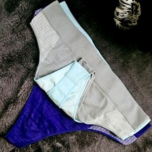 NWOT Hanes Sports Seamless Thong  P3